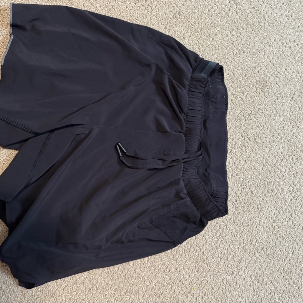 Men’s Lululemon Black Surge shorts 6” inseam
